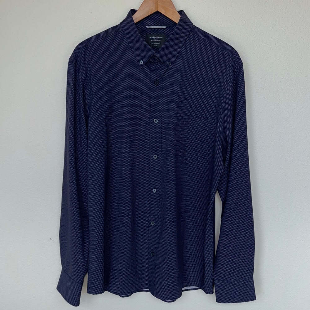 Nordstrom Men's Navy Blue Button-Up Shirt